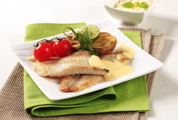 Filetes de peixe frito panela — Fotografia de Stock