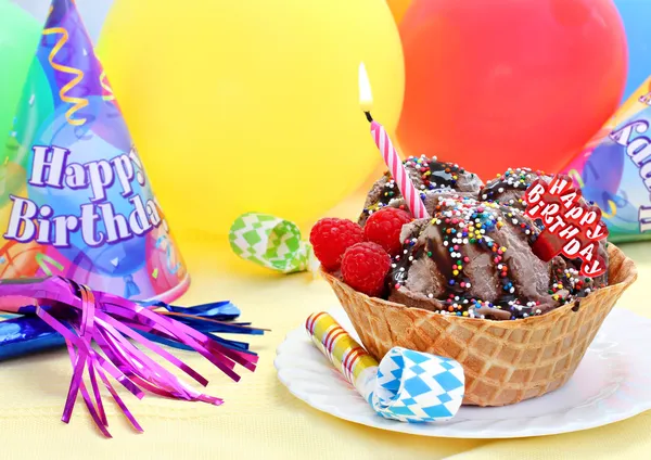 Happy Birthday Ice Cream with sauce and fresh raspberries. — Stock Photo, Image