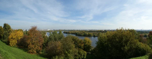 Moscou, Rússia, Moscou, Rússia, vista da cidade a partir do Kolomenskoye . — Fotografia de Stock