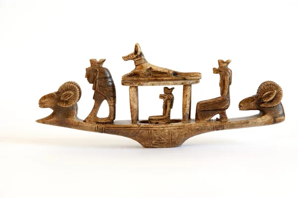 Sculpture of the Egyptian gods on the boat — Stock Photo, Image
