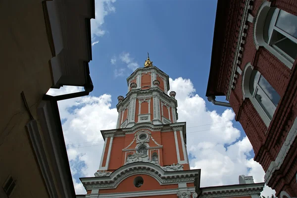 Башня Меньшикова, церковь Архангела Гавриила (1707), Москва — стоковое фото
