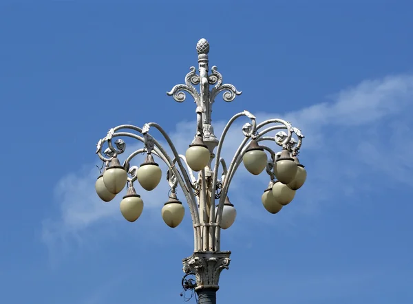 Декоративные уличные фонари — стоковое фото
