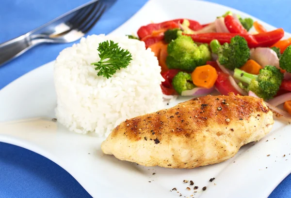 Chicken Breast with Vegetables and Rice — Stock Photo, Image