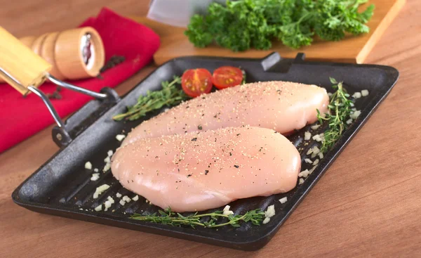 Raw Chicken Breast in Frying Pan — Stock Photo, Image