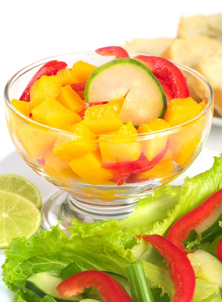 Mango, biber ve salatalık — Stok fotoğraf