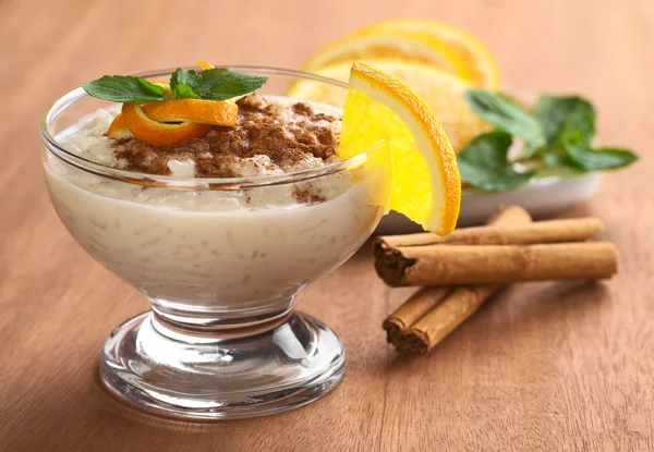 Pudding Beras lezat dengan Cinnamon — Stok Foto