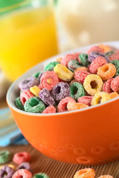 Βρόχους πολύχρωμο δημητριακών με γεύση διαφόρων φρούτων — Φωτογραφία Αρχείου