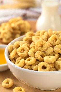 Honey Flavoured Cereal Loops clipart