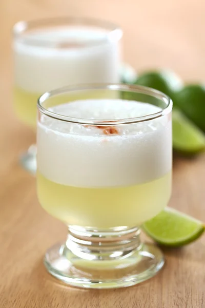 Перуанський коктейль називається Піско Sour — стокове фото
