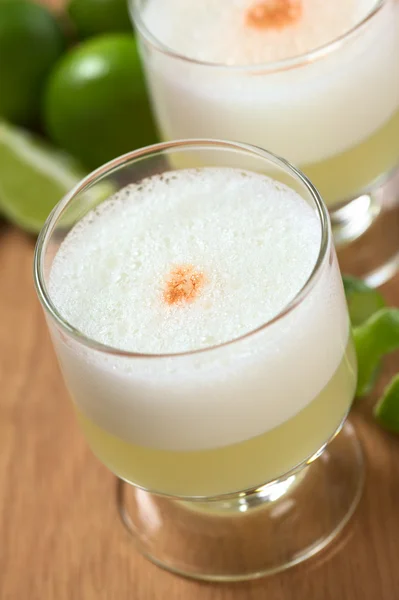 Cocktail peruviano chiamato Pisco Sour — Foto Stock