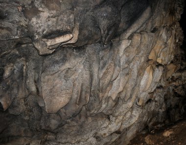 Mağaranın duvarları 
