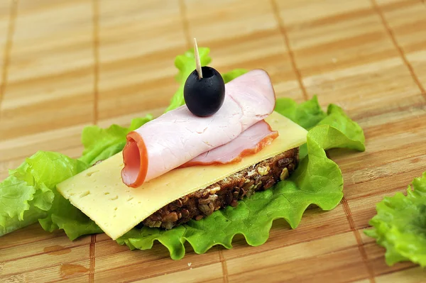Sanduíche com presunto — Fotografia de Stock