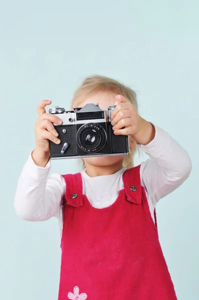 Girl with old camera — Stock Photo, Image