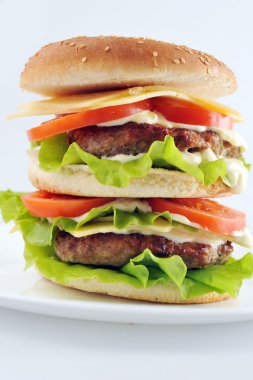 göğsü hamburger