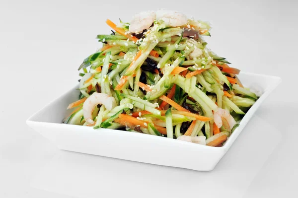 Karidesli sebze salatası — Stok fotoğraf