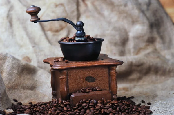 Mlýnek na kávu ruční — Stock fotografie