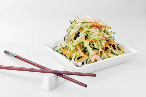 Vegetable salad with shrimp — Stock Photo, Image