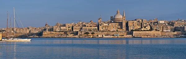 Panoramautsikt över valletta, Maltas huvudstad — Stockfoto