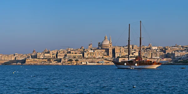 Panoramautsikt över valletta, Maltas huvudstad — Stockfoto
