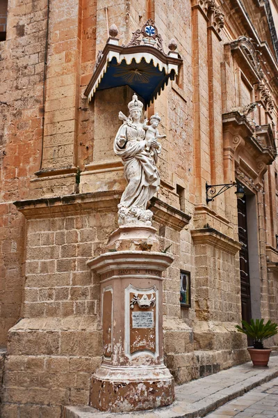 Estatua de Santa, calles Mdina, Malta —  Fotos de Stock