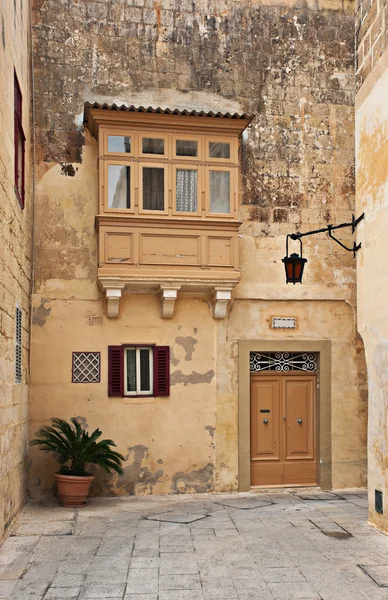 Wąskie uliczki starego miasta mdina, malta — Zdjęcie stockowe