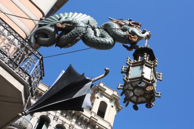 Dragon ve şemsiye Casa bruno cuadros, barcelona