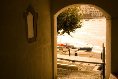 Cadaques, Akdeniz kıyılarında şafak. İspanya