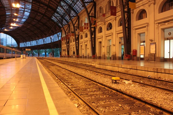 Track en station platformen — Stockfoto