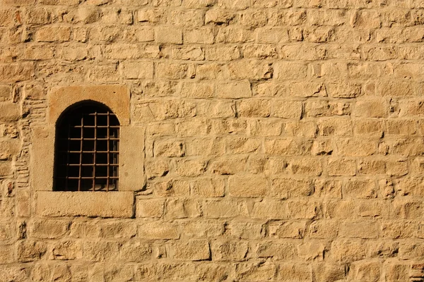Alte Mauer mit Fenster — Stockfoto
