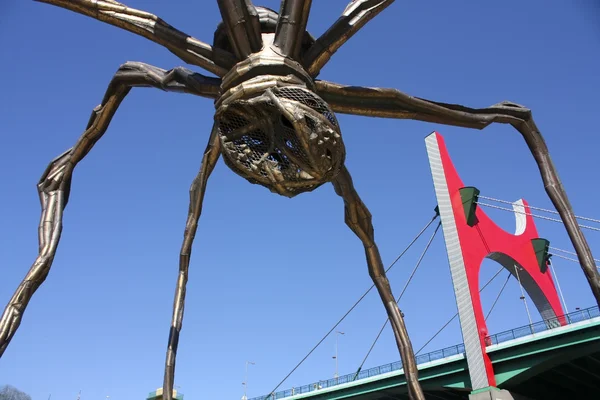 Мост Ла Сальве и гигантский паук Эускади, Бильбао . — стоковое фото