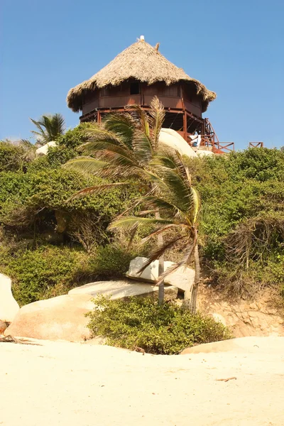 Hütte an einem karibischen Strand. tayrona-Nationalpark. Kolumbien. — Stockfoto