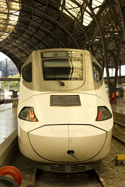 Trainen op SNCF-station — Stockfoto