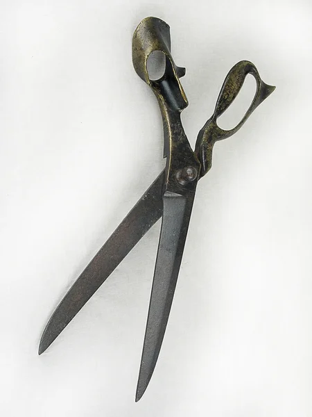 Старые металлические ножницы — стоковое фото