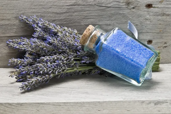 Bunch of lavender and bath salts. — Stock Photo, Image