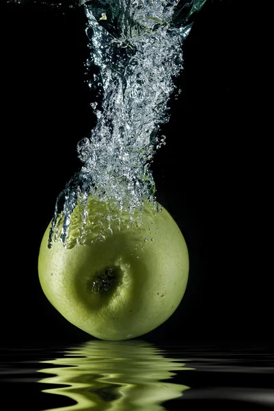 Apple spashing. — Stock Photo, Image