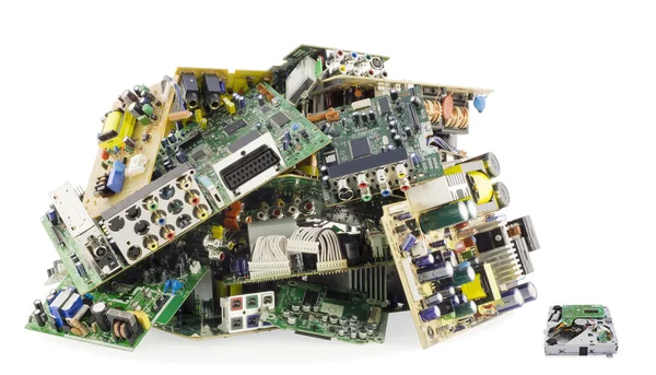 Broken electronics on a garbage dump — Stockfoto