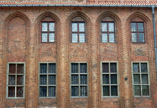 A Windows a gótikus városháza — Stock Fotó