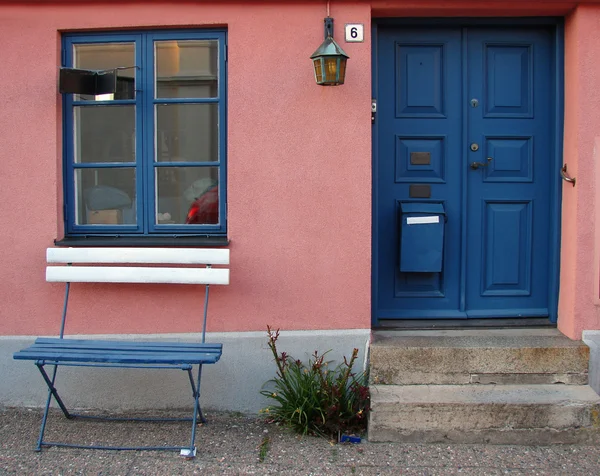 スウェーデンの家の前部 — ストック写真
