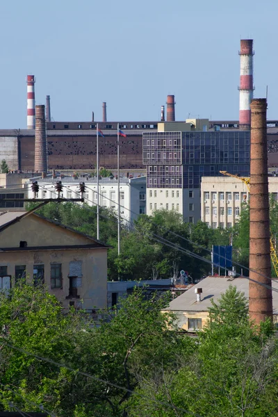 Fabrik in der Stadt — Stockfoto