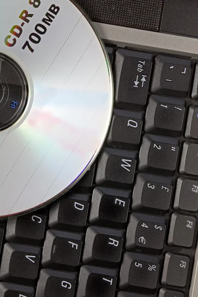 CD a klávesnice — Stock fotografie