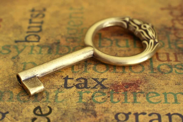 Tax and key — Stock Photo, Image