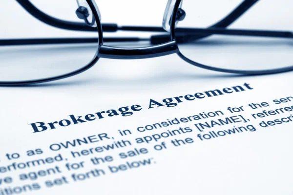 Brokerage agreement form — Stock Photo, Image