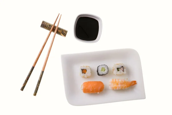 Cinque involtini di sushi e bacchette — Foto Stock