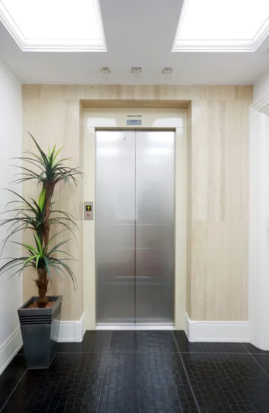 Elevator door — Stock Photo, Image