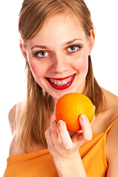 Vrouw met vruchten — Stockfoto