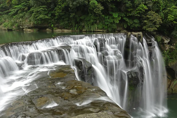 Wodospad shifen w Tajwan — Zdjęcie stockowe