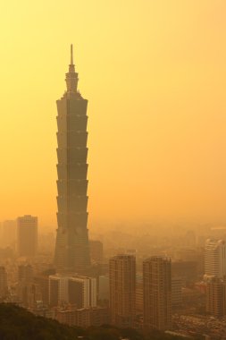 Taipei günbatımı zaman sis içinde