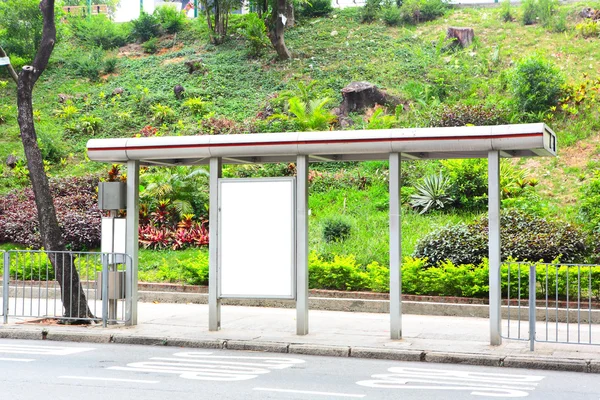 Cartelera en blanco en parada de autobús —  Fotos de Stock