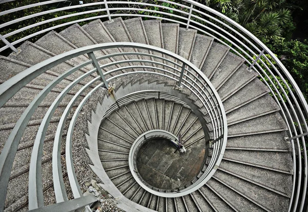 Красивые спиральные лестницы — стоковое фото