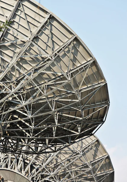 Anten satelitarnych — Zdjęcie stockowe